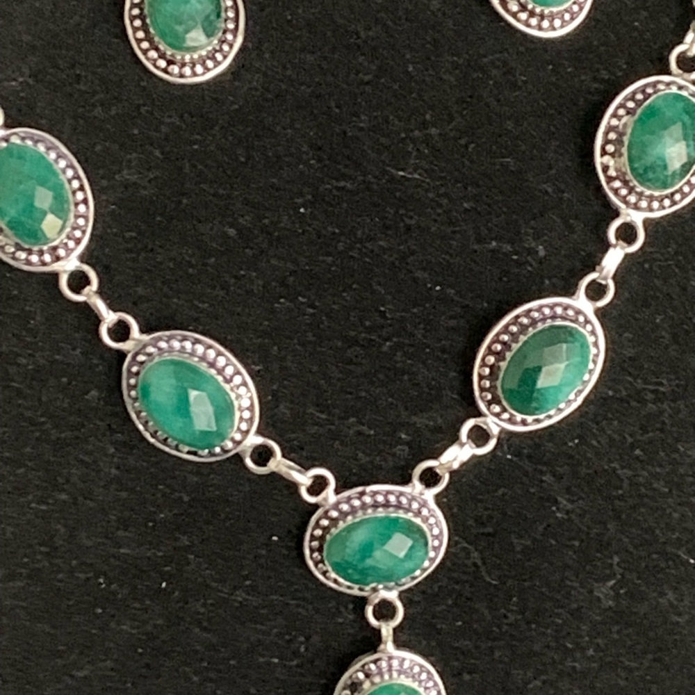 Elegant Silver and Green Gemstone EMERALD Necklace Set
